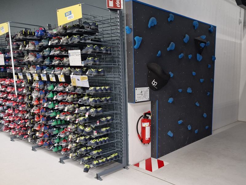 Kletterwand: Schuhtestwand bei Decathlon Münster (York-Center)
