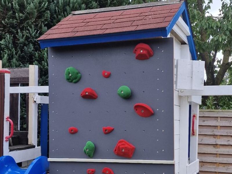 Kletterwand: Kletterwand für Kinder in einem Privathaushalt